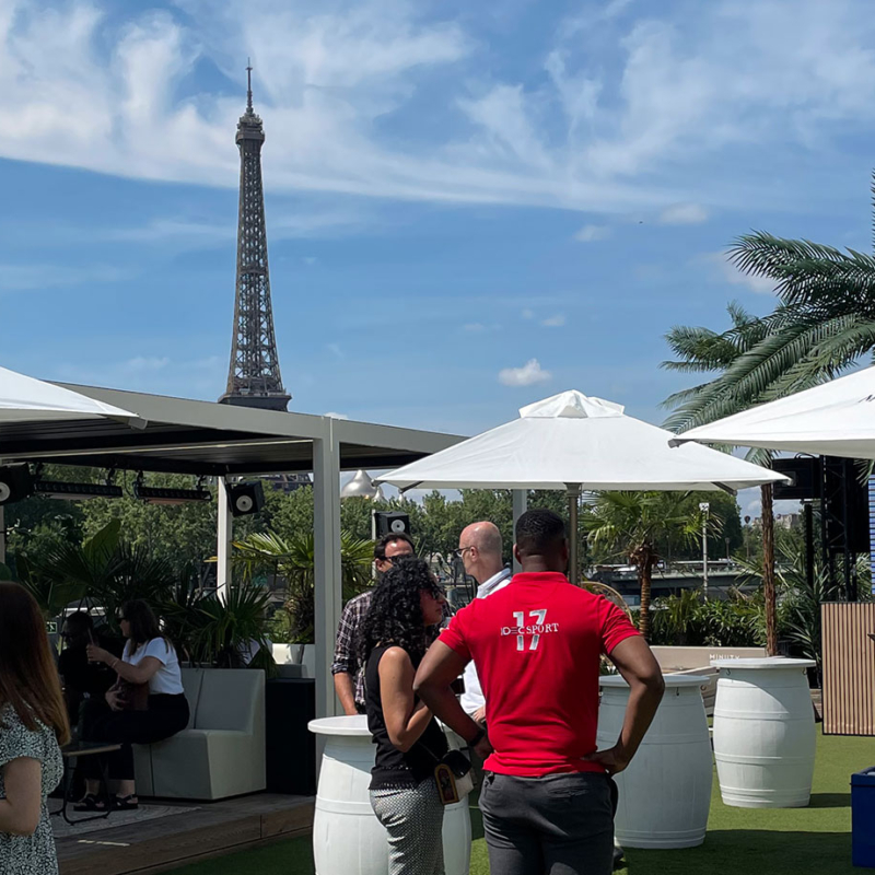 moment-convivial-pour-les-collaborateurs-du-GROUPE-IDEC-à-Paris