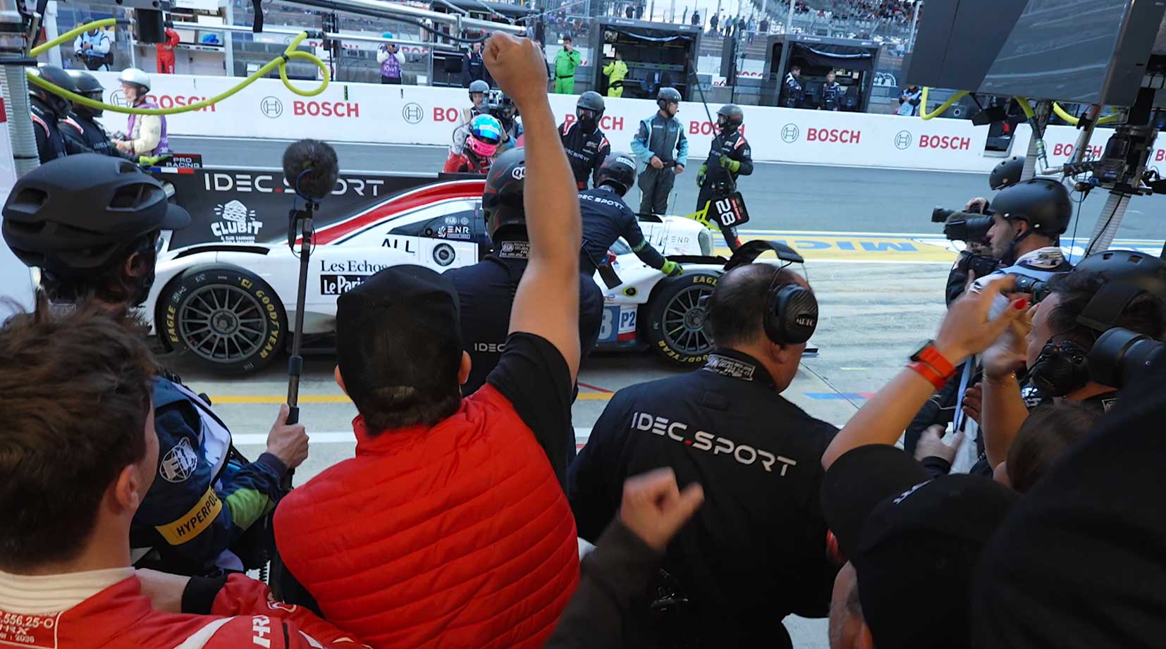 groupe-idec-24h-du-mans-2026-idec-sport avec ses collaborateurs pour partager un moment fédérateur autour d'une même passion, celle du sport.