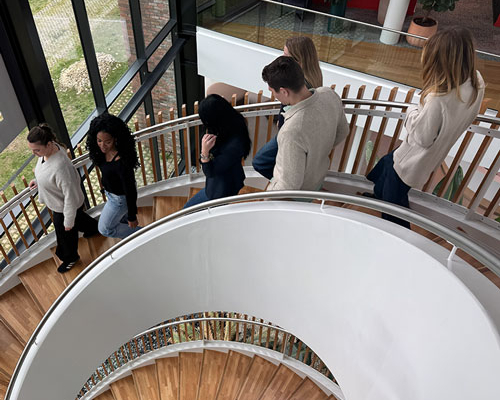 séminaire-intégration-alternants-groupe-idec-2026-visite-campus-de-blois-