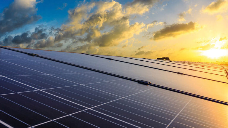 Solutions énergétiques centrale photovoltaïque
